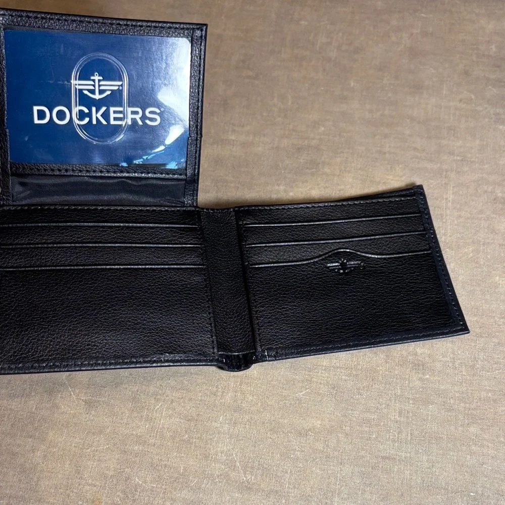 Dockers Black Leather Key & Card Holder